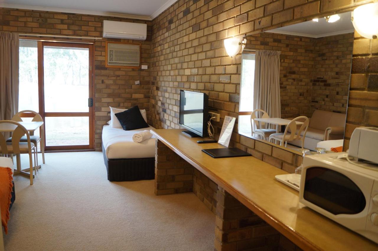 Magdala Motor Lodge & Lakeside Restaurant スタウェル エクステリア 写真